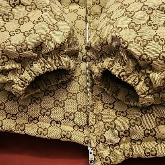 Gucci Beige Monogram Quilted Puffer Jacket - Picture 11 of 14